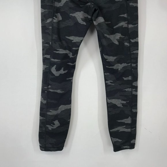 ATHLETA - WOMEN'S MEDIUM - BLACK CAMO YOGA FITNESS COMPRESSION PANT - Picture 6 of 8